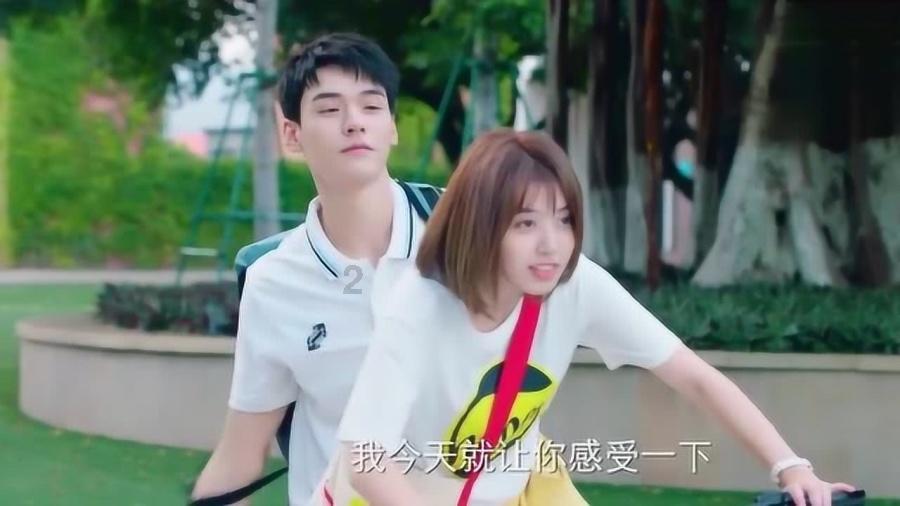 昨天照的照片，为什么出现在朋友圈九月份的说说？游戏画面